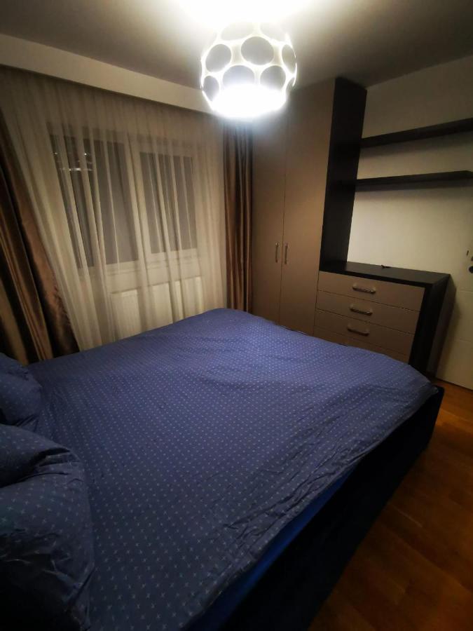 Luxury Apartment. 10 Minutes Taxi Ride To Center Apartament *