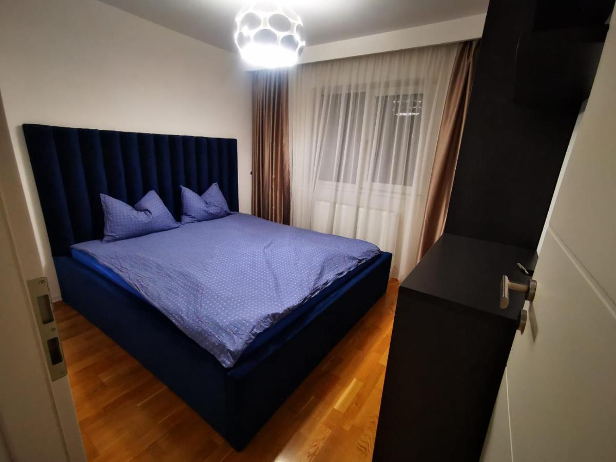Apartament Luxury Apartment. 10 Minutes Taxi Ride To Center