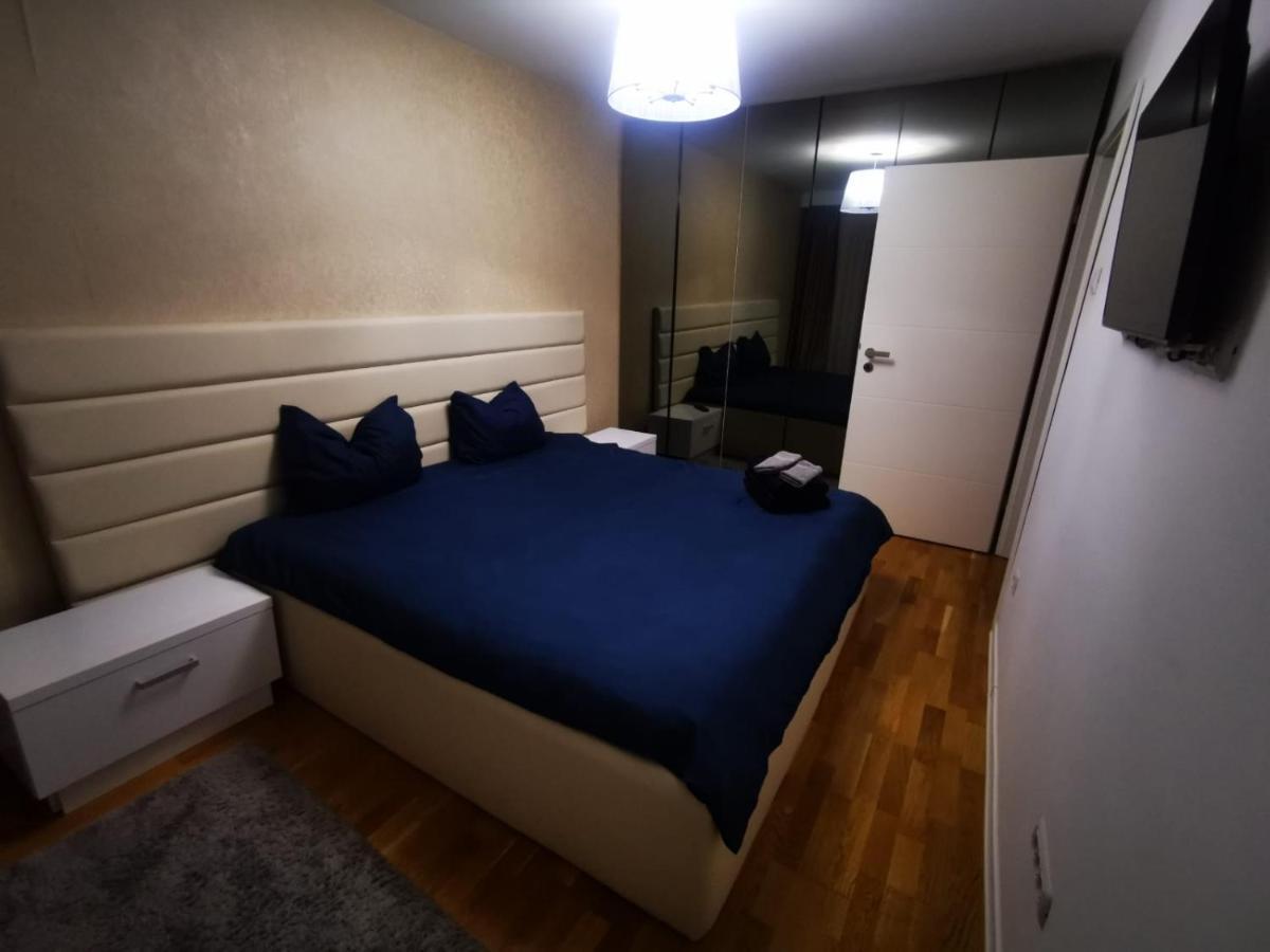 Luxury Apartment. 10 Minutes Taxi Ride To Center Apartament